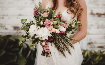 Wedding flowers by Lark Rise Flowers in Bicester